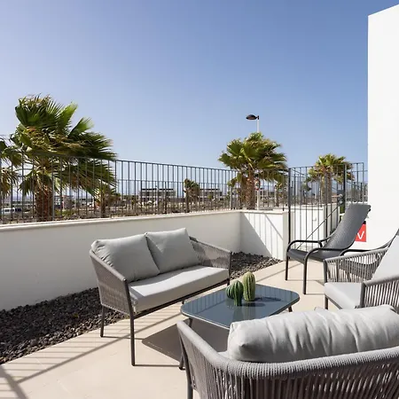 Home2book Nordes Pool & Terrace, דירה *